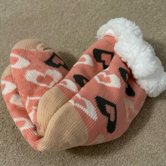 NWOT Soft Pink Sherpa Socks - Picture 3 of 3